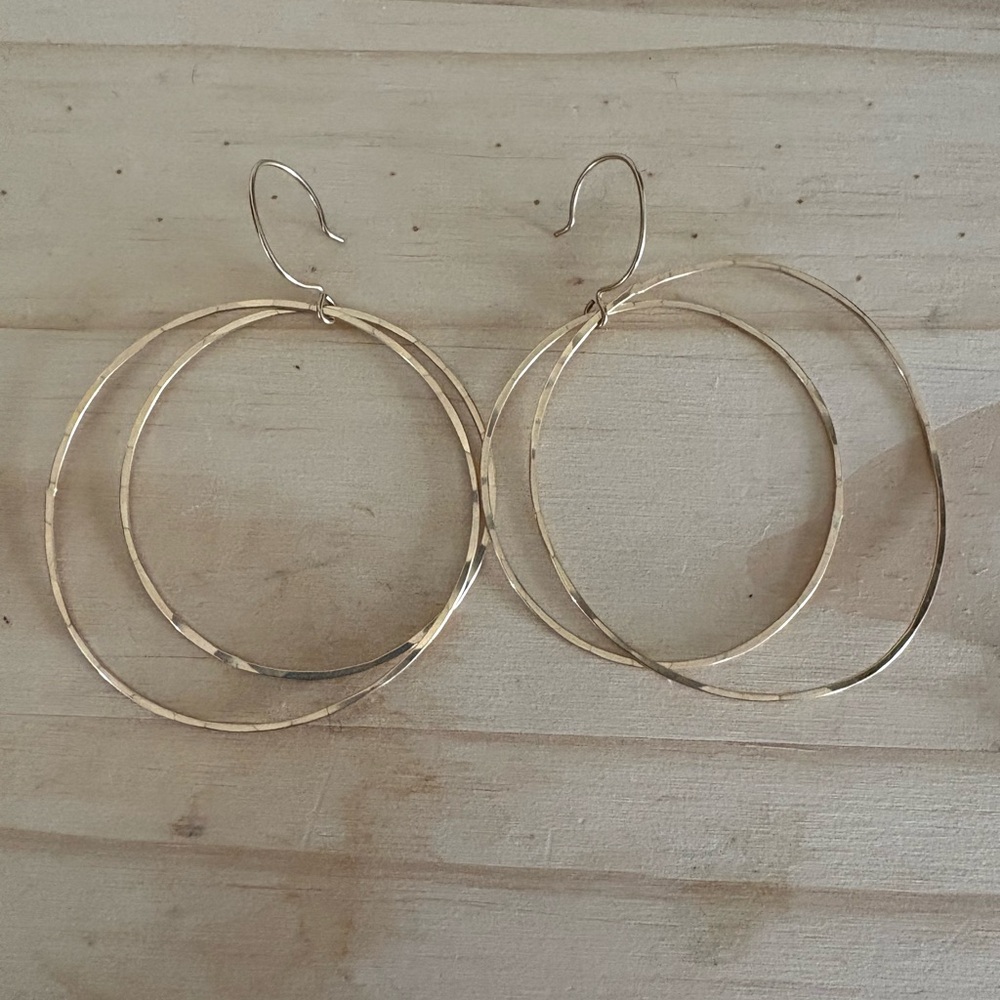 Elegant Gold Hoop Earrings